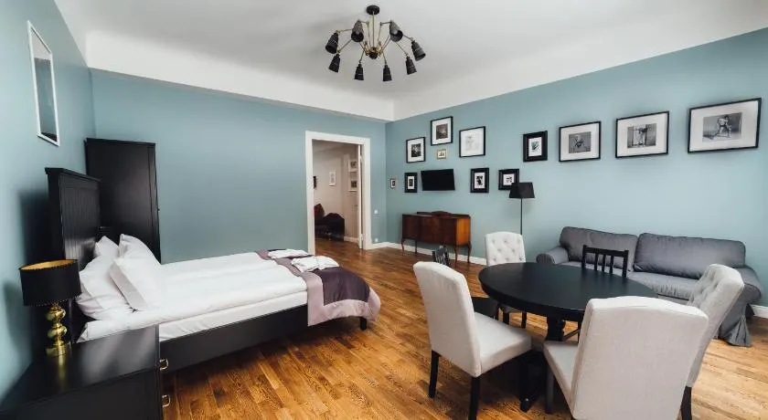 Sherlock Apartments - Image 1