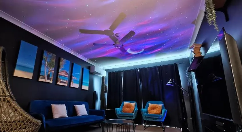 Deluxe Fully Air-conditioned 4BR House with Movie & Family Room - Image 1