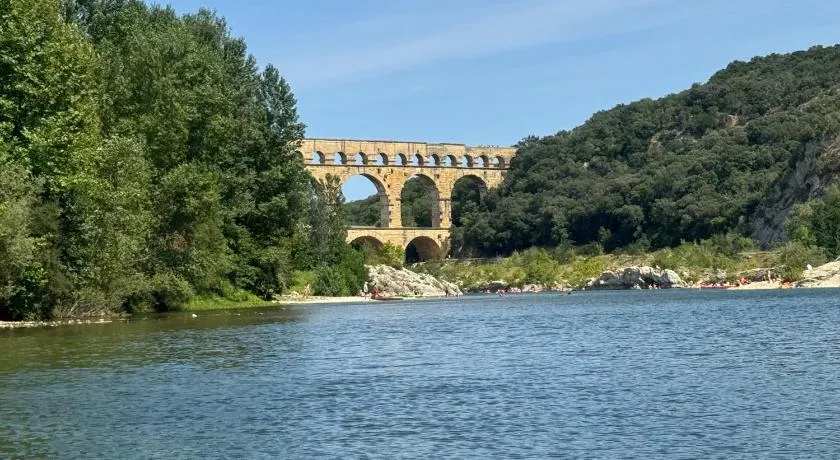 Jabadao - Chambre familiale à Sernhac proche Pont du Gard - Image 1