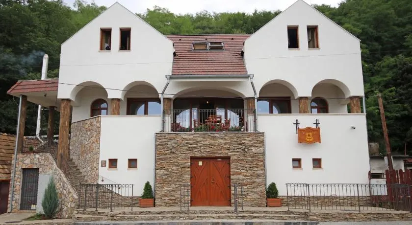 Penzión Kállai a Vináreň - Image 1
