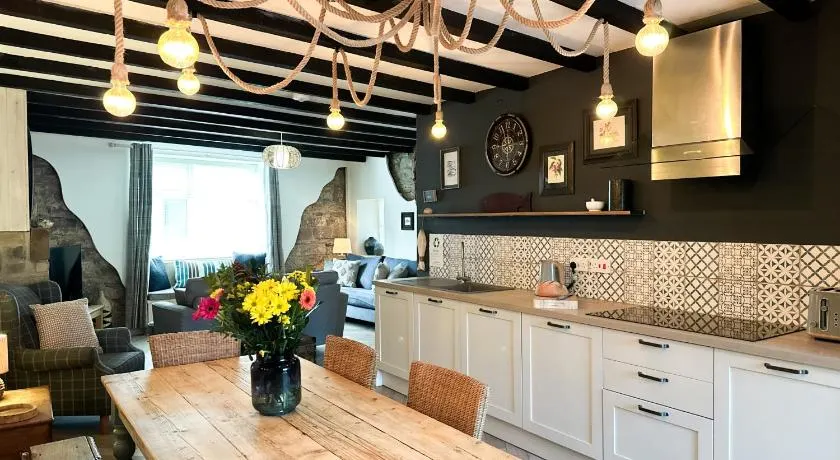 Harbour Way Cottage by Coast & Country Stays - Image 1