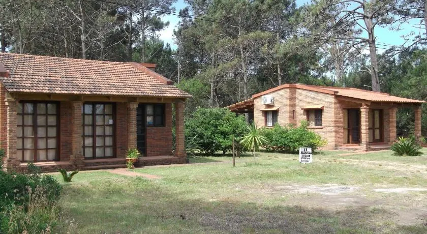 Adi y Dina Cabañas - Image 1