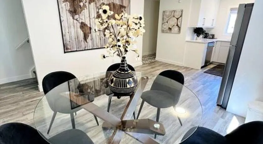 Walking distance to St Boniface, easy parking - Image 1
