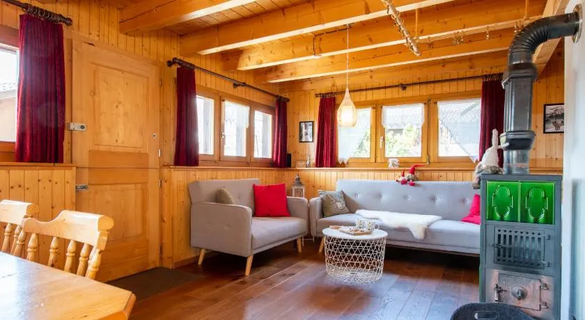Chalet Kira mit Hotpot - Image 1