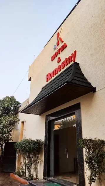 KANHA HOTEL & Homestay - Image 1