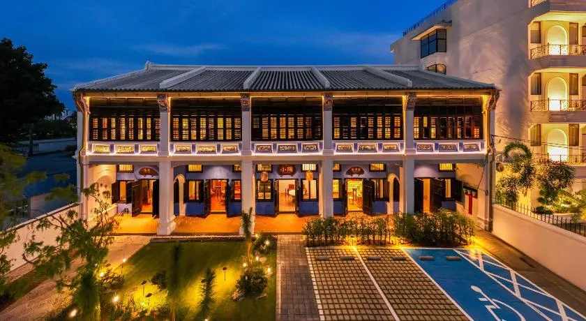 Cheong Fatt Tze - The Qing Suites - Image 1