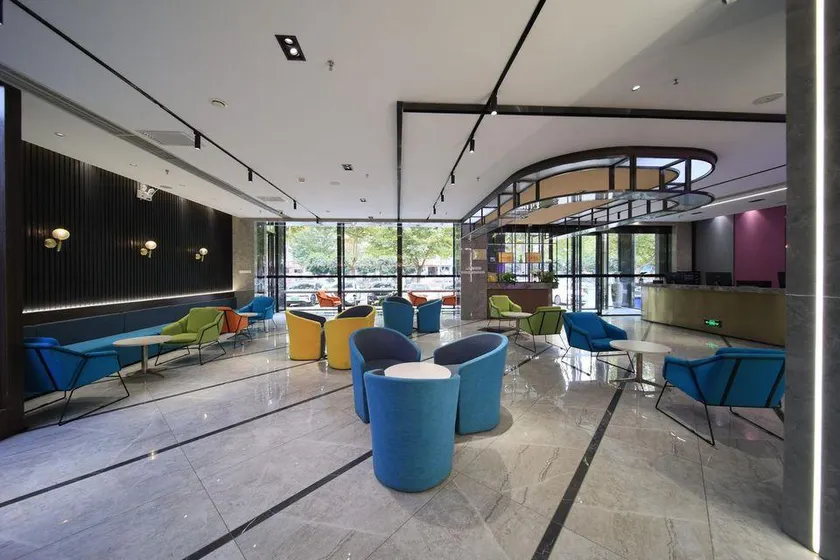 Zsmart Hotel (Xi'an Linyi Xihuayuan Subway Station) - Image 1