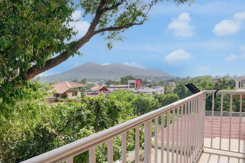 Hotel O Mount Inn Resort - Image 1
