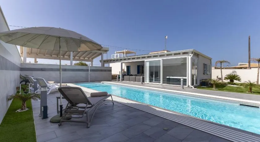 Villa Maria con piscina riscaldata - Image 1