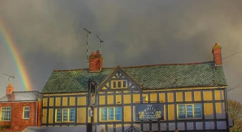 The White Lion Inn - Image 1