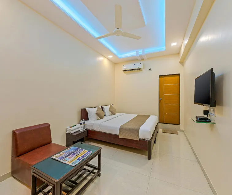 The Solapur Inn Hotel - Image 1