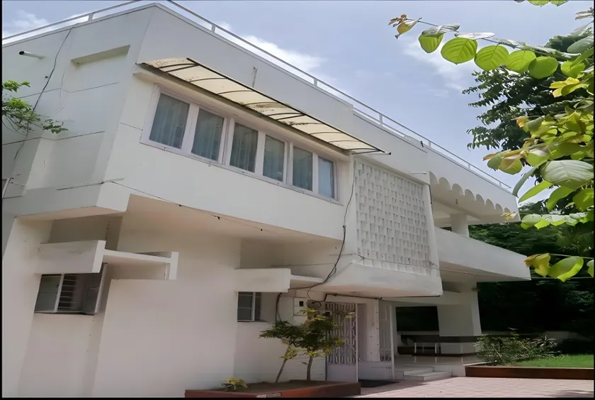 Tulips Bungalow - A Serene Sprawling a/c bungalow - Image 1