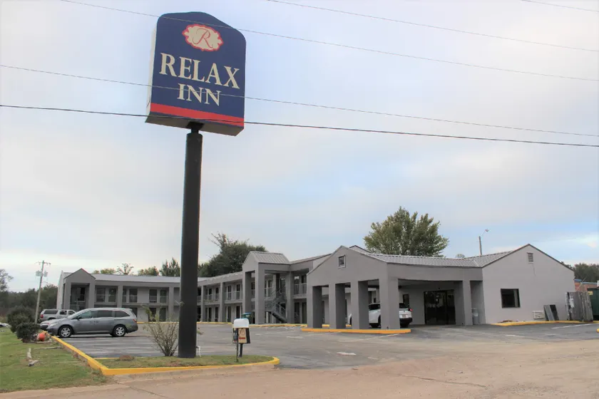 Relax Inn Canton - Image 1