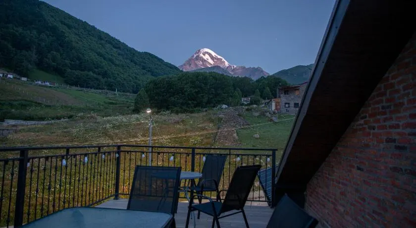 Hotel GENI Kazbegi - Image 1