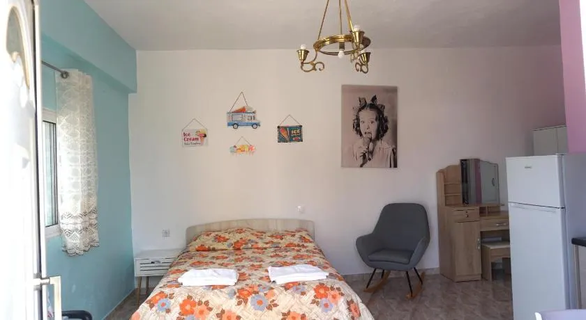 Summer scoop studio by EvaGstays - Image 1