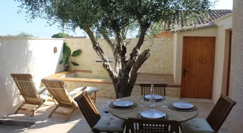 Maison de charme à Mérindol + Jardin - Image 1