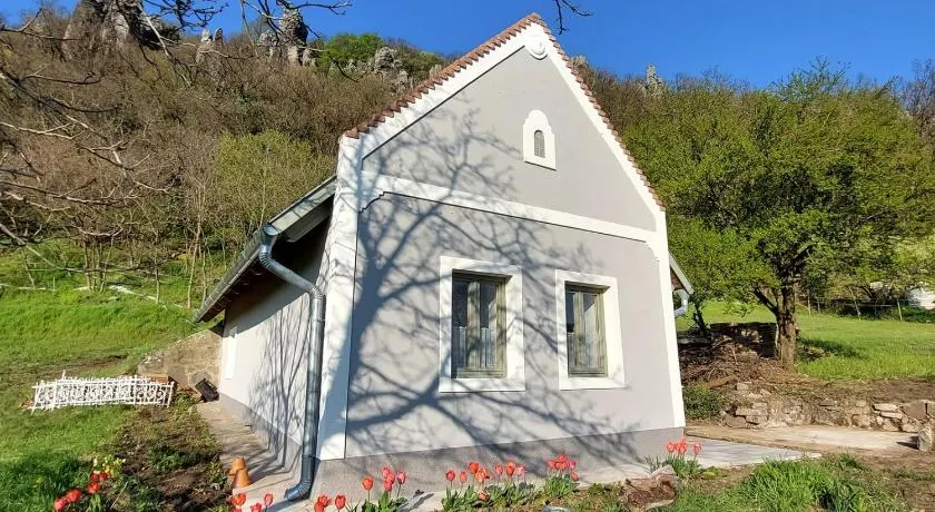 Hollófészek Vendégház - Image 1