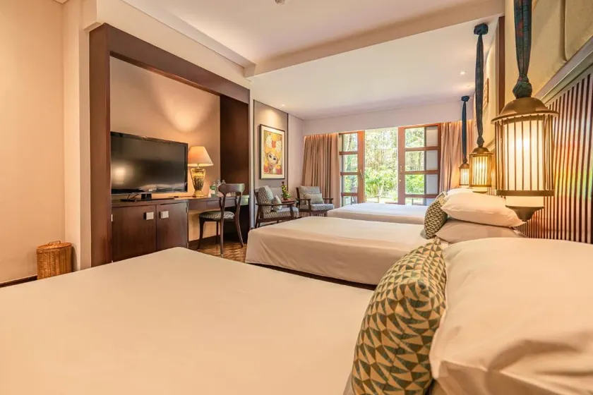 Stunning 1 BR Family Room #V418 - Image 1
