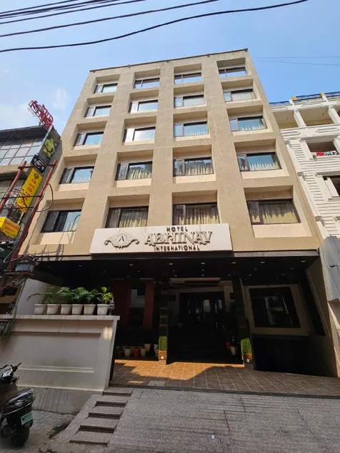 Hotel Abhinav International - Image 1
