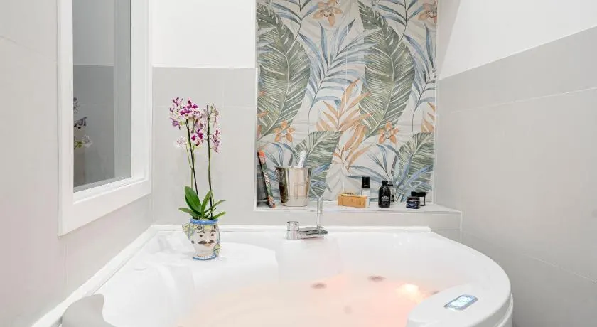 Eos - Elegant Apartments & Suites - Image 1
