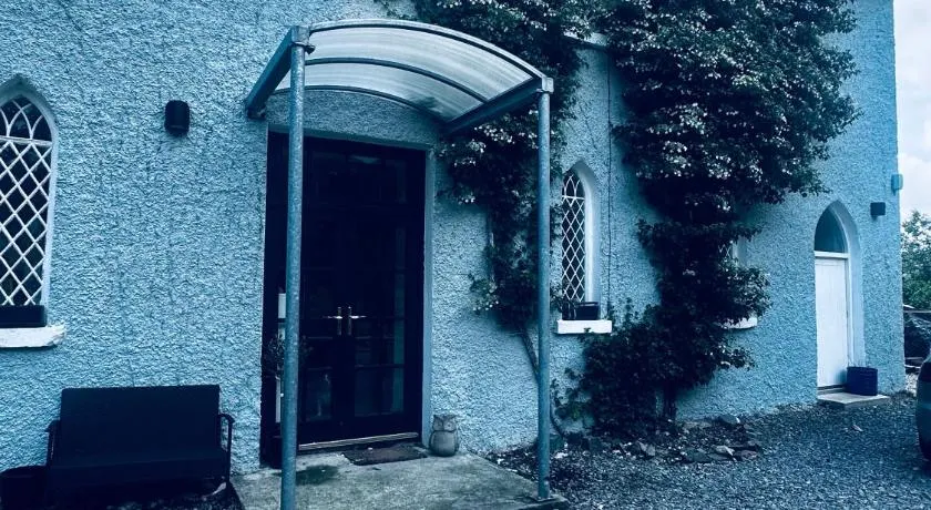 Old School House - Image 1