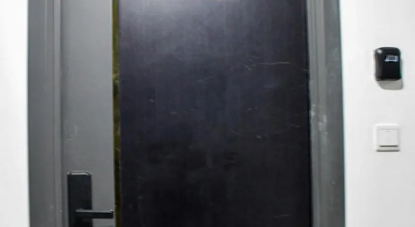Muezza home - Image 1