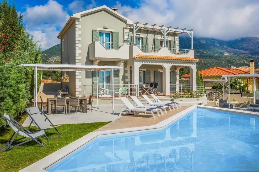 Villa Magnolia in Karavados - Image 1