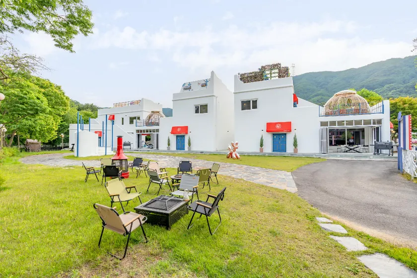 Gapyeong Caravan Hills Pool Villa - Image 1