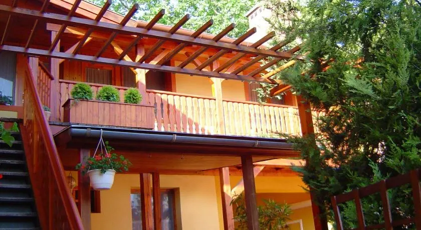 Lunczer Vendégház - Image 1