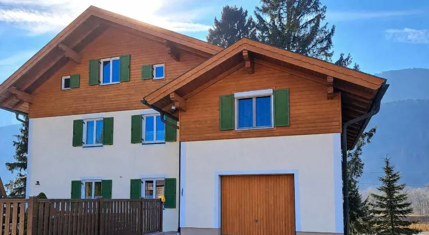 Ferienwohnung mit Küche & kleines Gästezimmer Lisi ohne Küche im Obergeschoß - 2 separate Einheiten - nahe Salzburg, ideal für Familien & Durchreise - Image 1