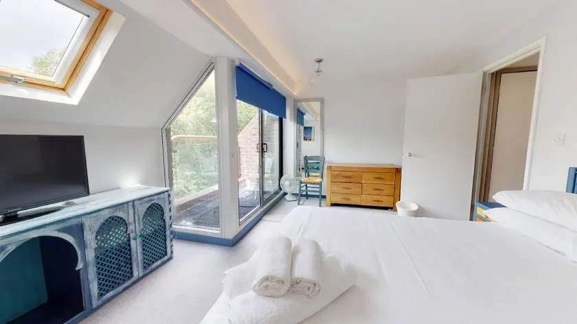 Thames View - Dale Close in Oxford - Image 1