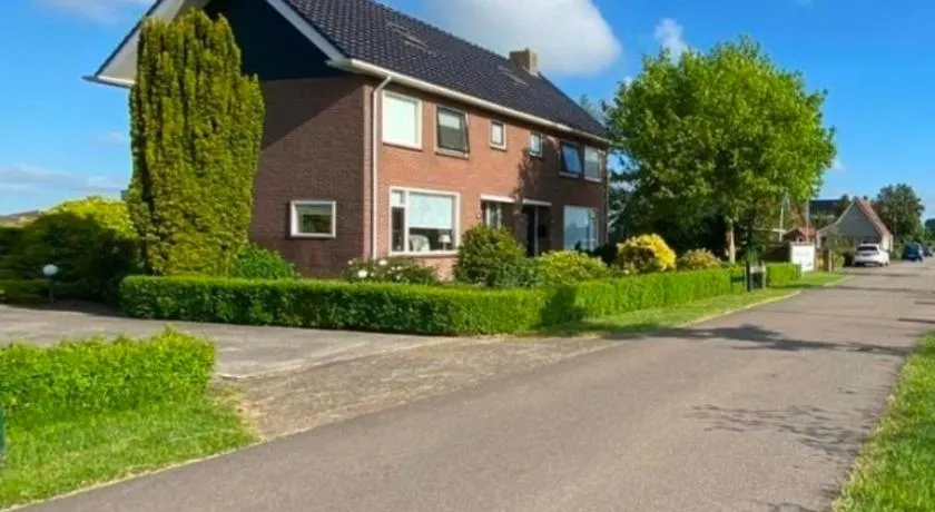 Huis bij het water in uitstekend fiets-, vis- en vaargebied - Image 1