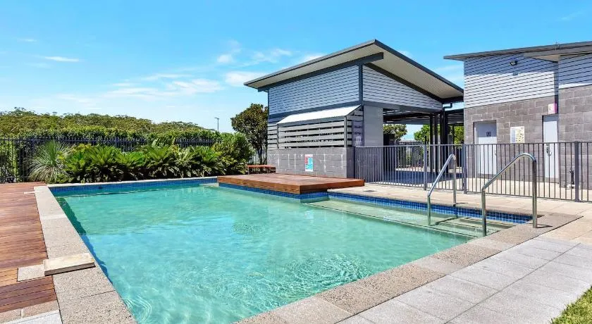 Seaspray Haven, 10 Seaspray Ave - air con, complex pool, Wi-Fi, Linen - Image 1