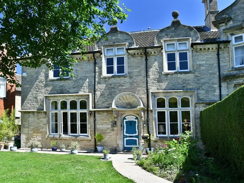 Heritage Bed and Breakfast - Image 1