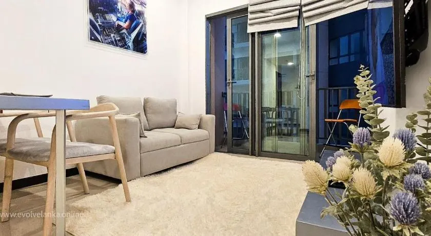 Blue Wing Apartments - Image 1