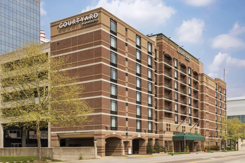 Courtyard by Marriott Louisville Downtown - Image 1
