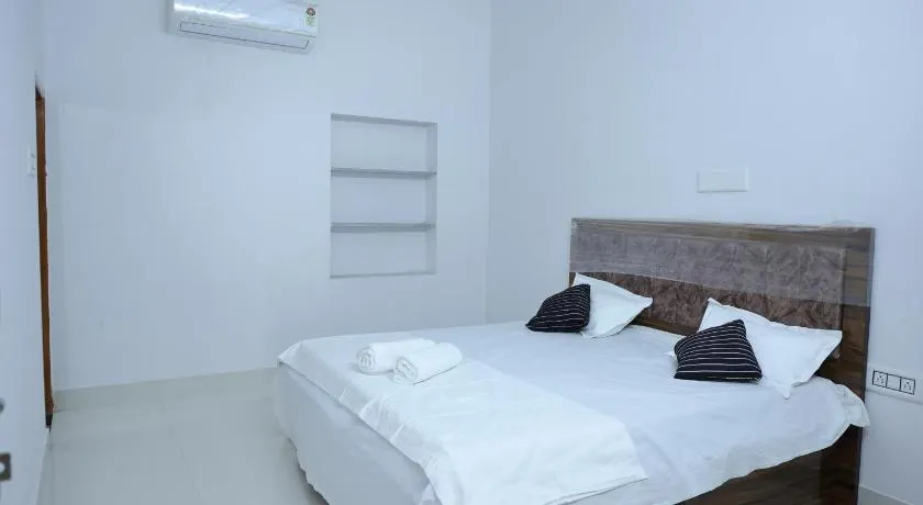 PARADISE GUEST HOUSe - Image 1