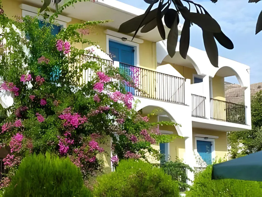 Castellania Hotel Apartments - Image 1