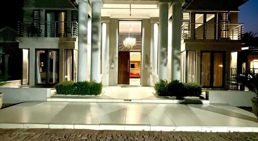 Potch Manor Guest House - Image 1