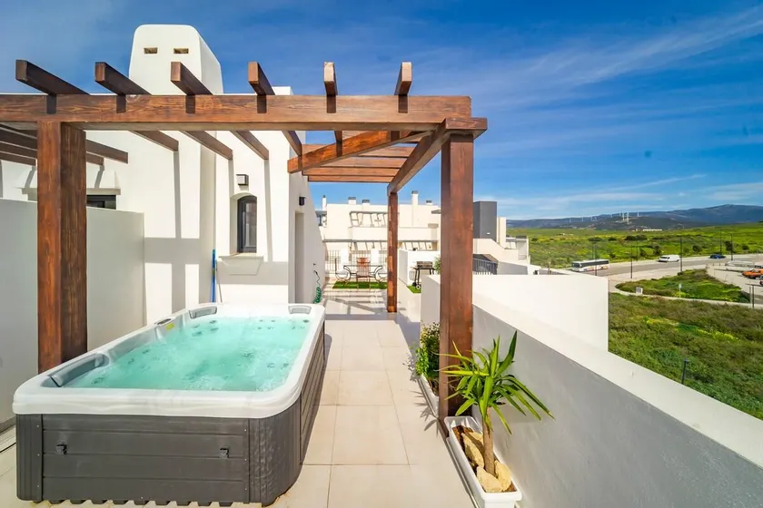 𓇣 New Eco-Townhouse | Wifi parking and Jacuzzi - Image 1