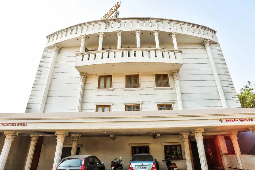 Hotel O by OYO VIJAISURYA - Image 1