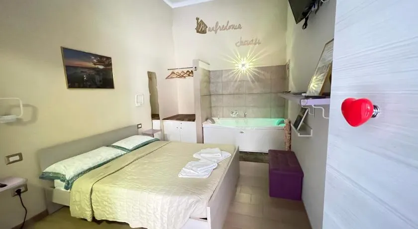 ManfredoniaJacuzzi - Image 1