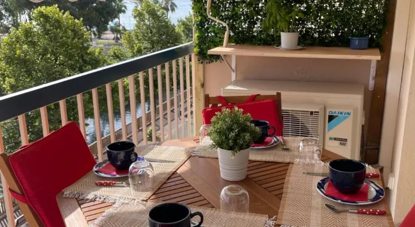 VUE SUR MER - Magnifique appartement tout confort - Terrasse et parking privé - Image 1