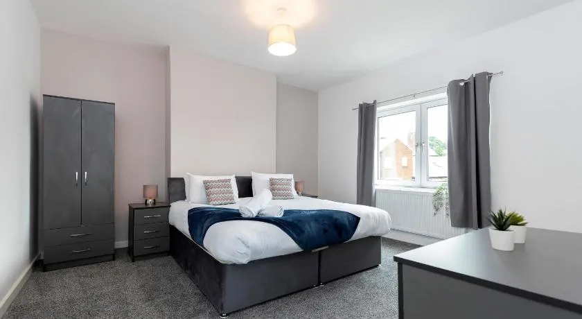 3BR Durham Contractors Long Stay Deals - Image 1