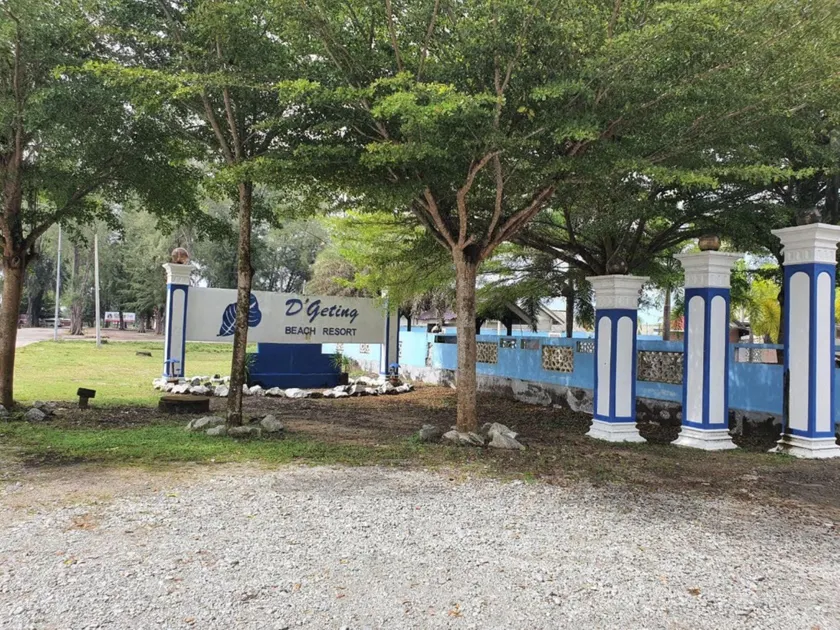 OYO 90410 D'Geting Beach Resort - Image 1