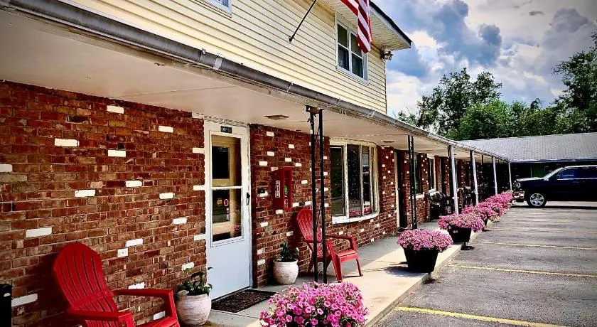 Rolling Hills Motel - Image 1