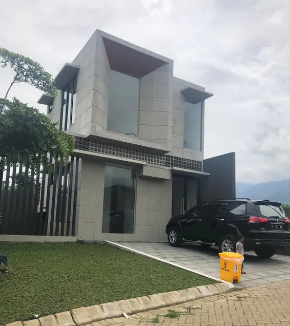 Vila Grey Area @Kingspark8 Malang Private pool - Image 1