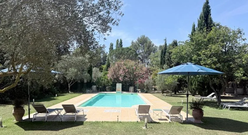 Domaine Au Coeur des Alpilles - Image 1