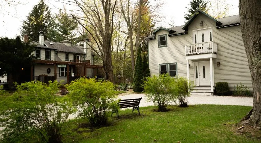 Garden Grove Inn Bed and Breakfast - Image 1