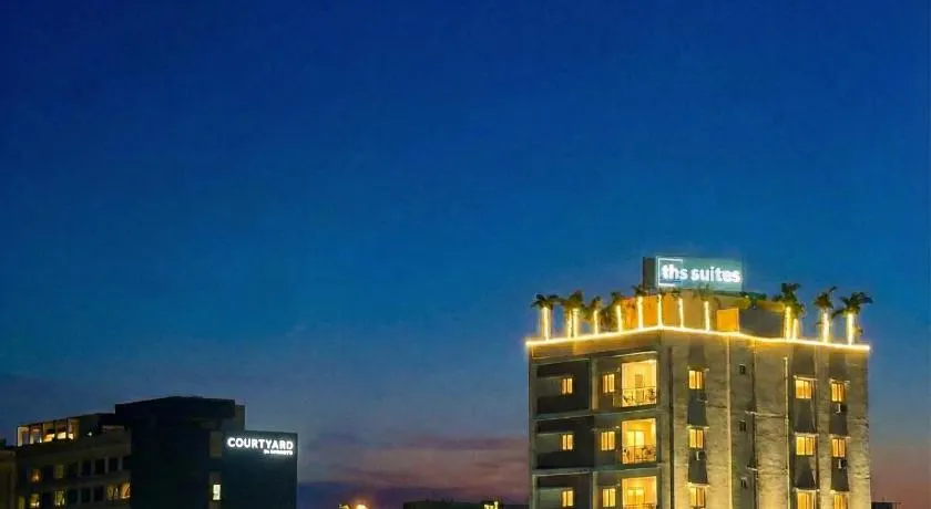 THS Suites - Luxurious 2 BHK AC apartments with Tirumala Views - Near Marriott, Taj and ITC 5 star hotels - Walkable to PS4, A2B, Orion, Starbucks cafes - Close to Thiruchanur and Alipiri flyover - Image 1